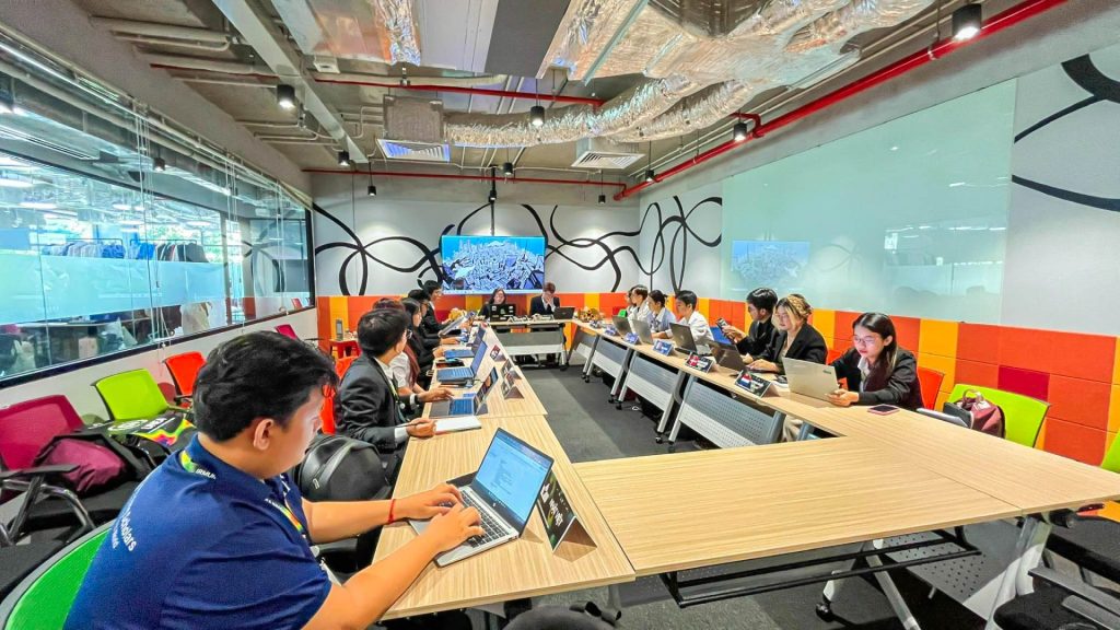 Diverse coworking spaces with collaborative and quiet zones. 