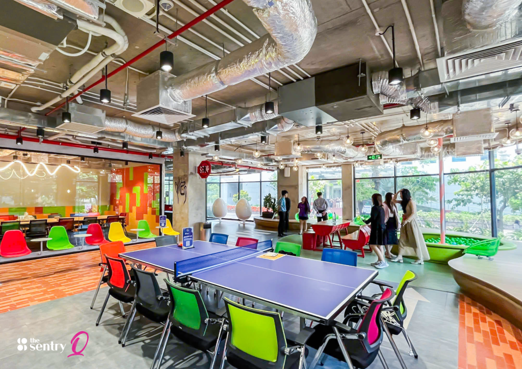 Stylish and comfortable modern breakout space in a serviced office.