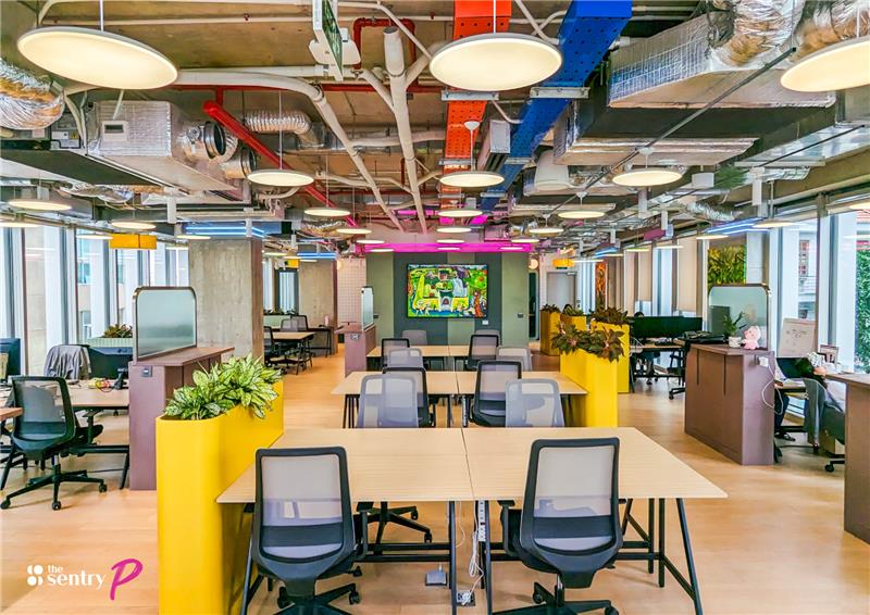 The Advantages and Disadvantages of Coworking Space