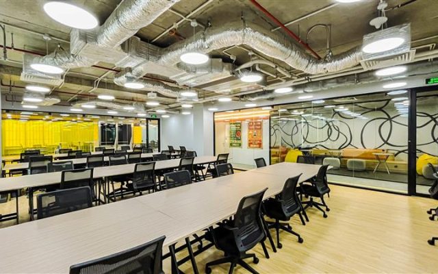 Coworking vs Working from Home vs Traditional Office
